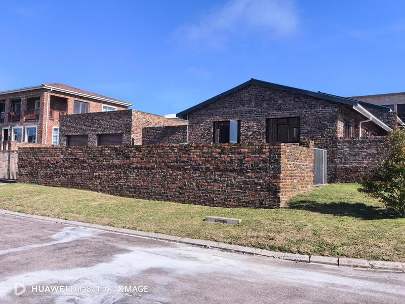 To Let 2 Bedroom Property for Rent in Heiderand Western Cape